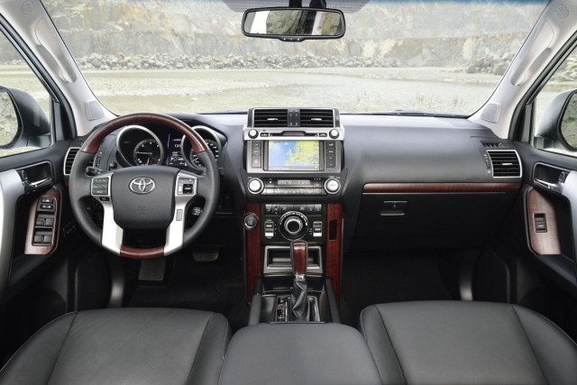 New Toyota 2014 Land Cruiser (5).jpg